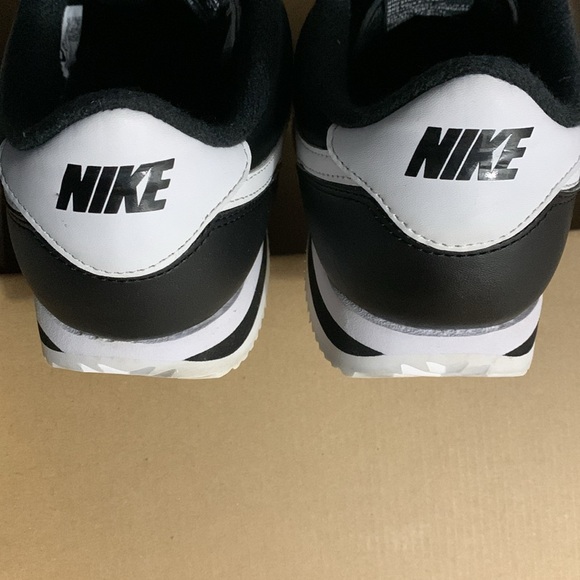 Nike Cortez - Picture 6 of 8